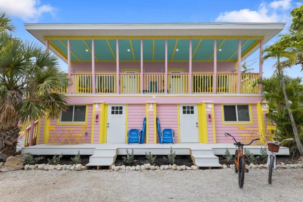 Charming Suite With Balcony And Bikes At Historic Sandpiper Inn Sanibel Eksteriør billede