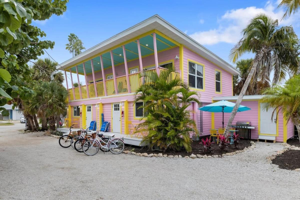 Charming Suite With Balcony And Bikes At Historic Sandpiper Inn Sanibel Eksteriør billede