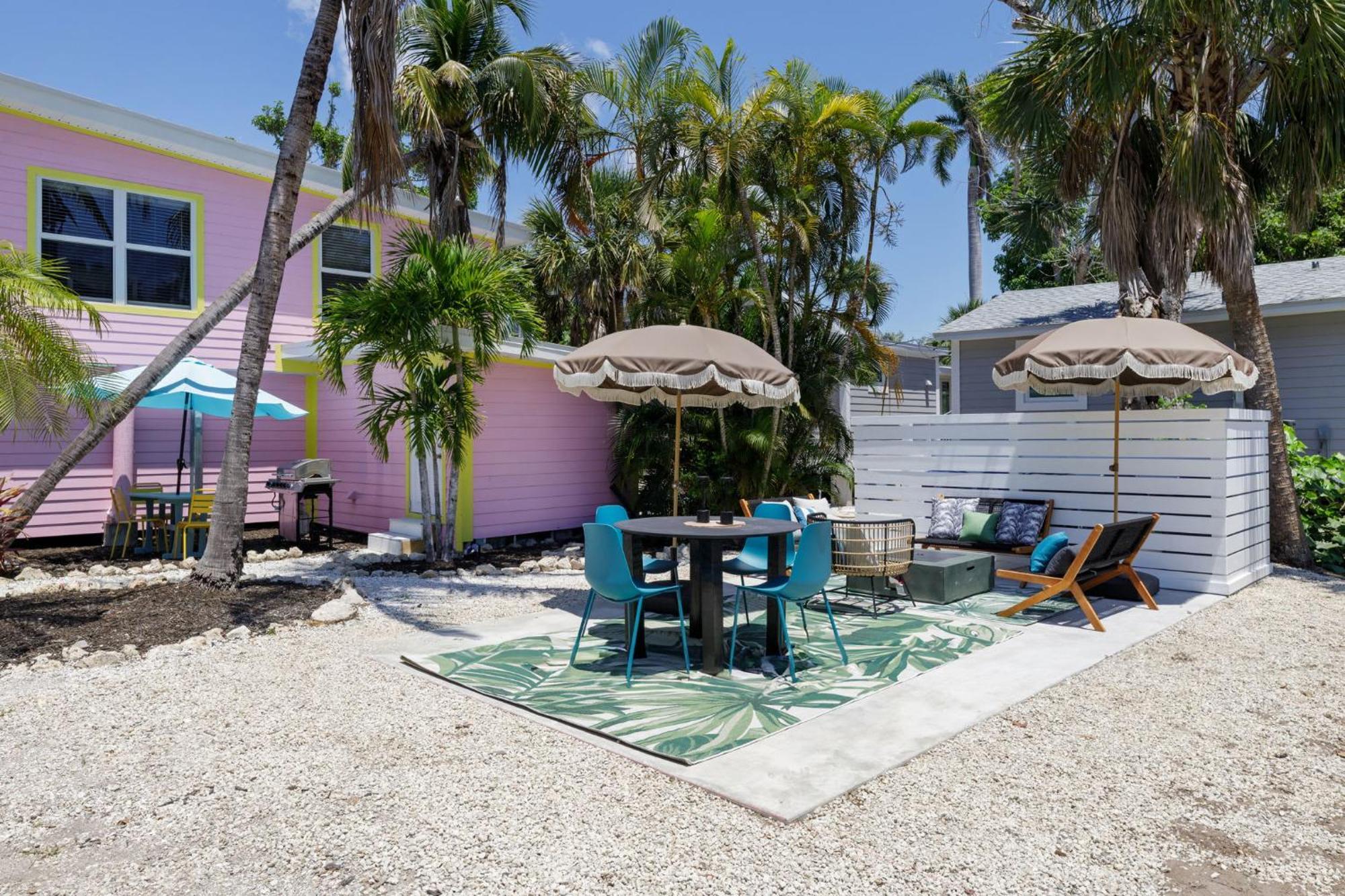 Charming Suite With Balcony And Bikes At Historic Sandpiper Inn Sanibel Eksteriør billede